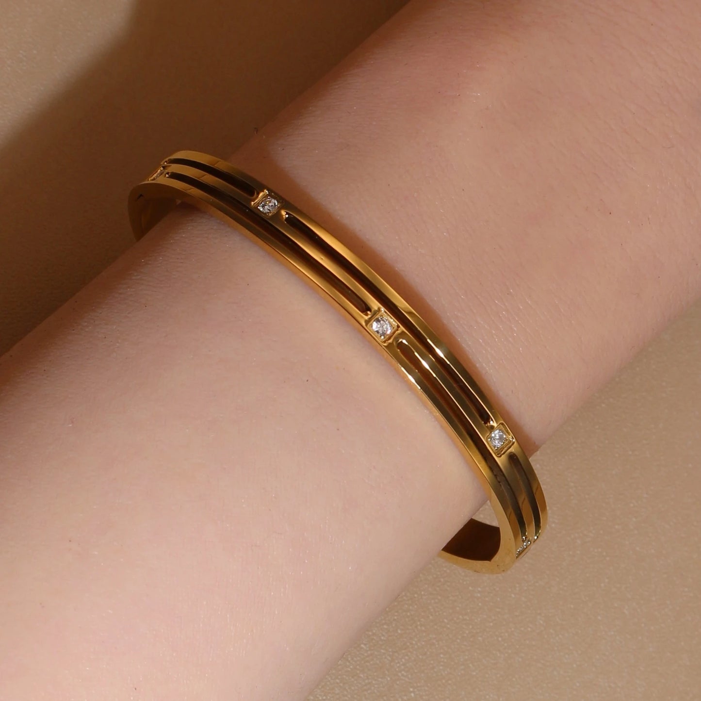 Checkered Design Crystal Bangle