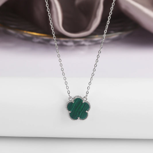 Classic simple Clover pendant necklace