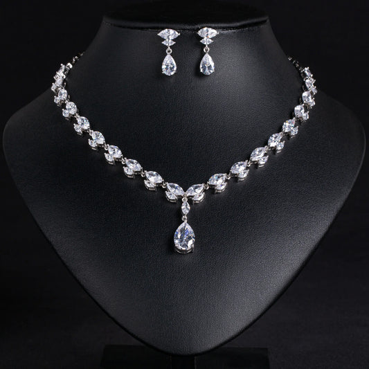 Elegant Sliver Colour Necklace & Earring