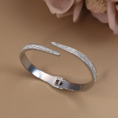 Exquisite Crystal Hollow Water Drop Bracelet