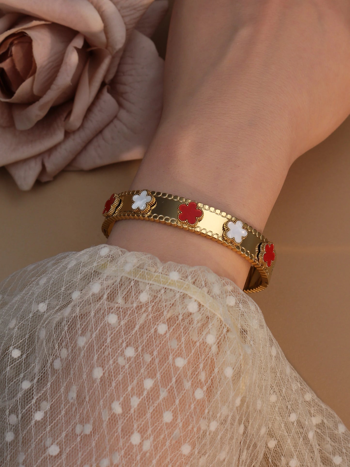 Fashion Acrylic Flower Shape Stainless Steel Bracelet