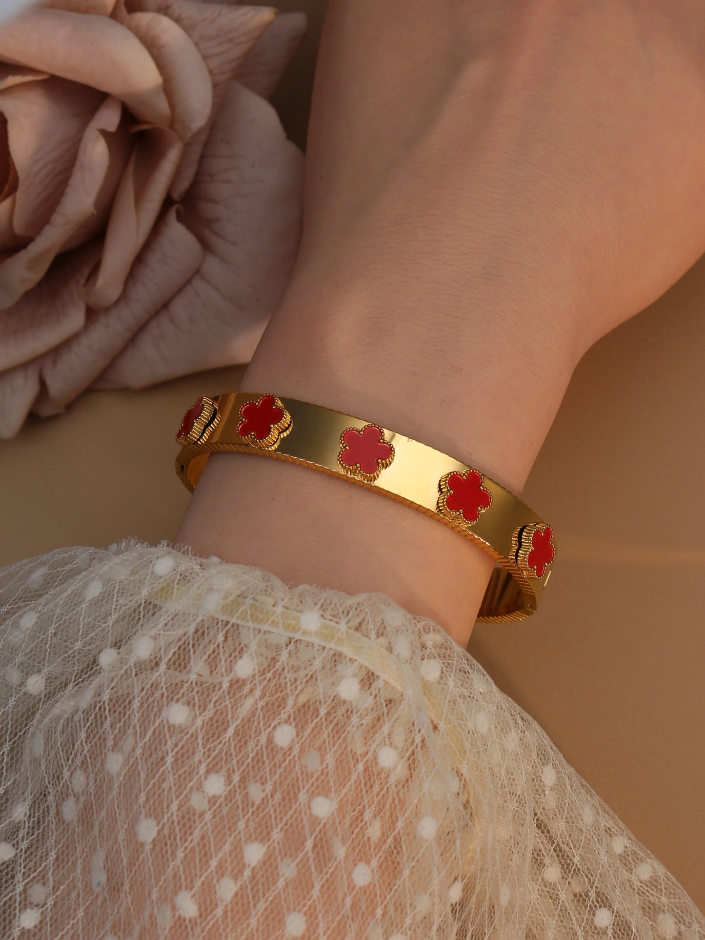 Fashion Acrylic Flower Shape Stainless Steel Bracelet