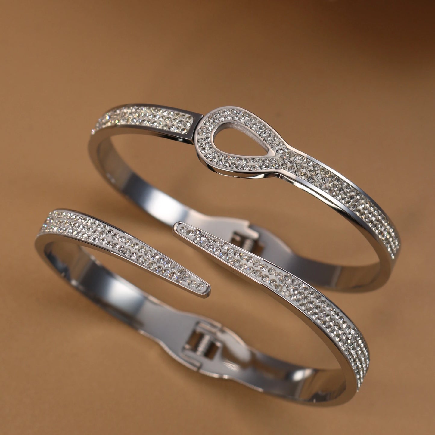 Exquisite Crystal Hollow Water Drop Bracelet