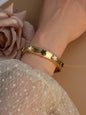 Fashion Acrylic Flower Shape Stainless Steel Bracelet