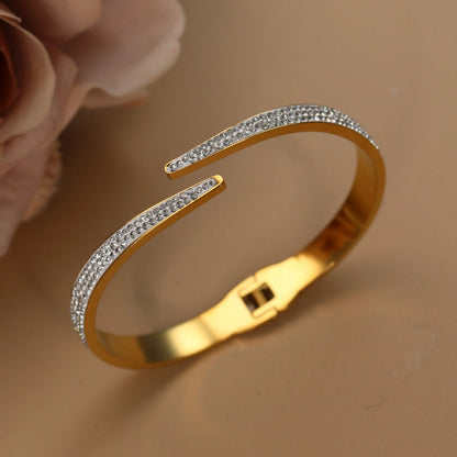Exquisite Crystal Hollow Water Drop Bracelet