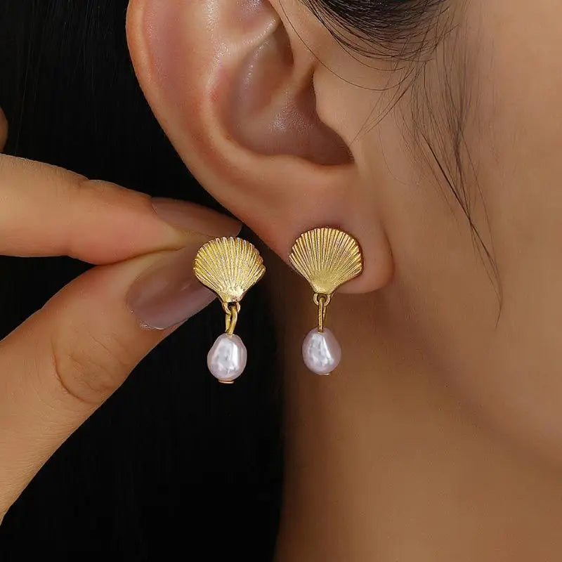Beach Pearl Conch Shell Earrings