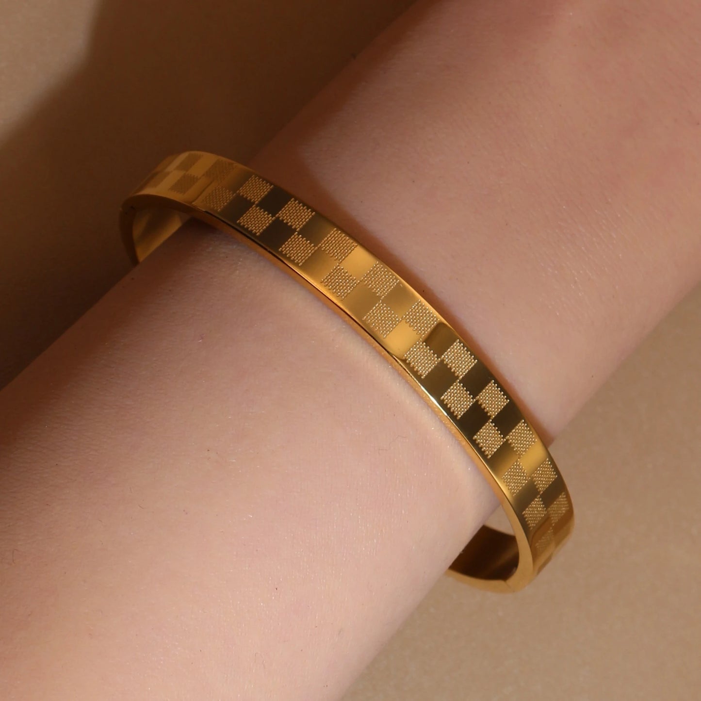 Checkered Design Crystal Bangle